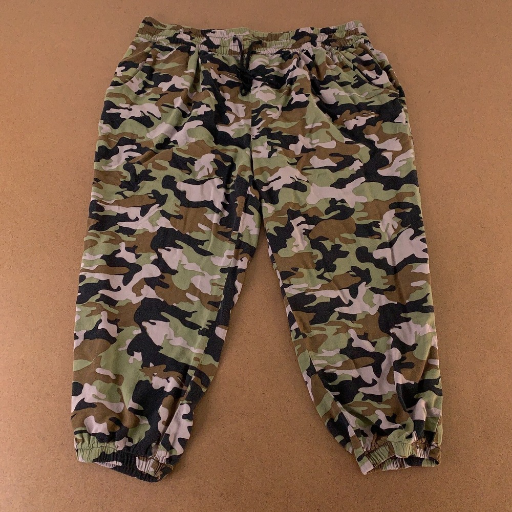 Eye Candy Juniors 2X Green Camo Pocketed Drawstring Lightweight Capri Sweatpants